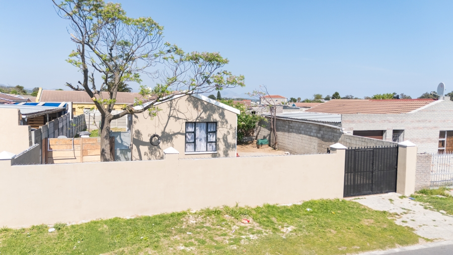 2 Bedroom Property for Sale in Beverly Park Western Cape